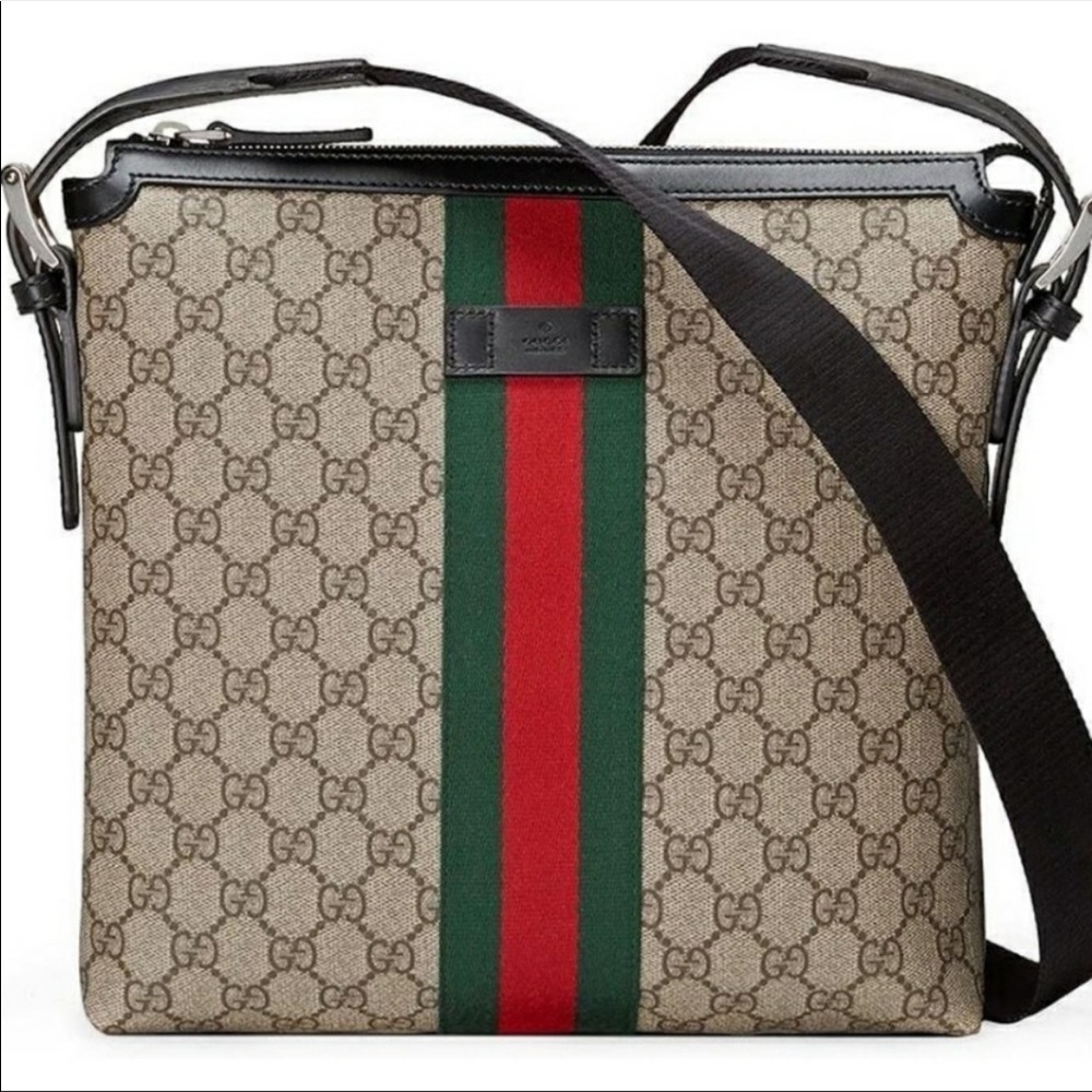 Gucci canvas messenger bag gg supreme